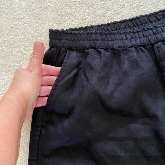 John Mark Black Wide-Leg cropped Pants with Button Detail size M , pocket - Picture 3 of 5